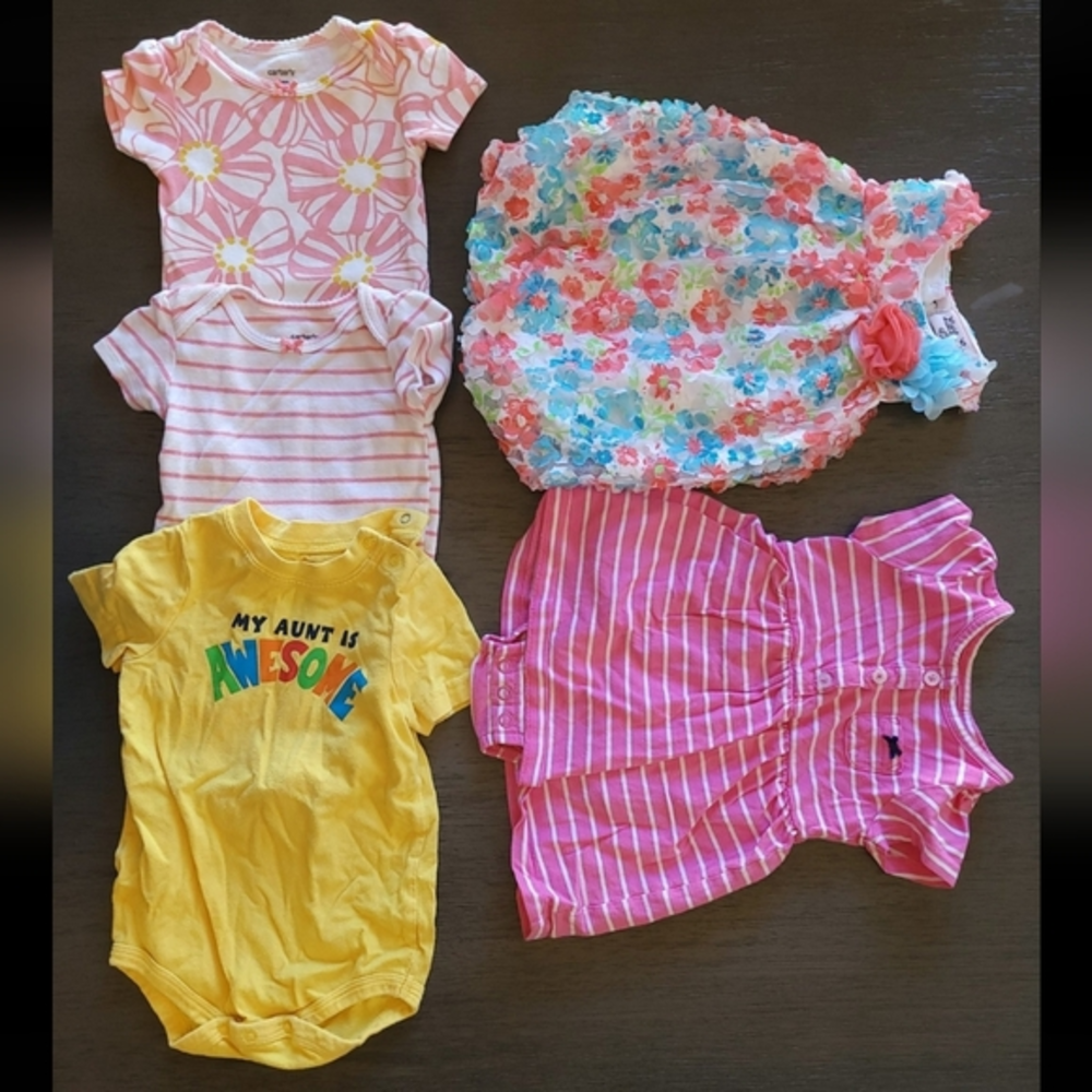 Short Sleeve Onesies Size 9‎ Months